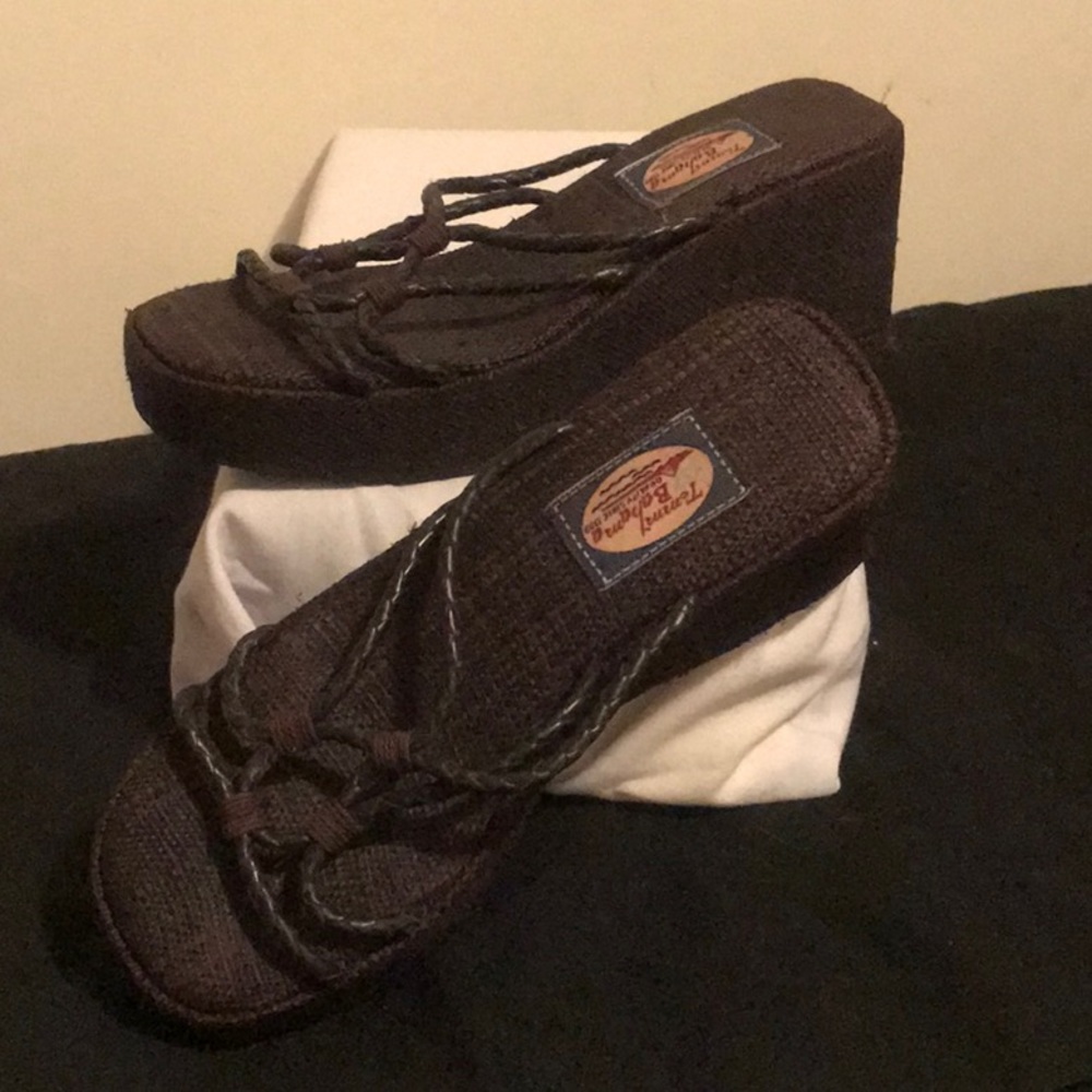 Tommy Bahama Sandals